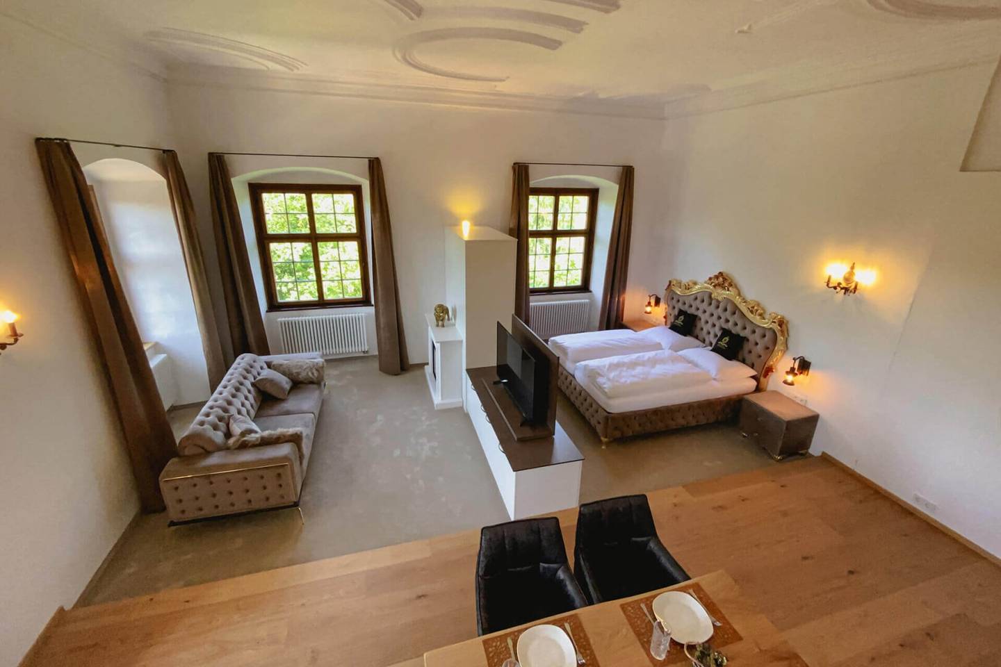 Apartment in Baroque Castle Iris Investor Apartment