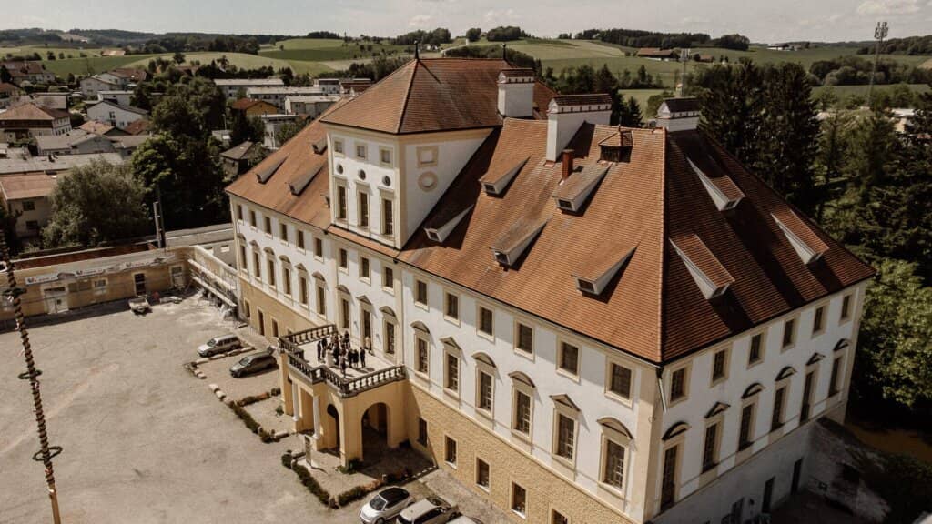 Apartment in Baroque Castle Iris Investor Apartment