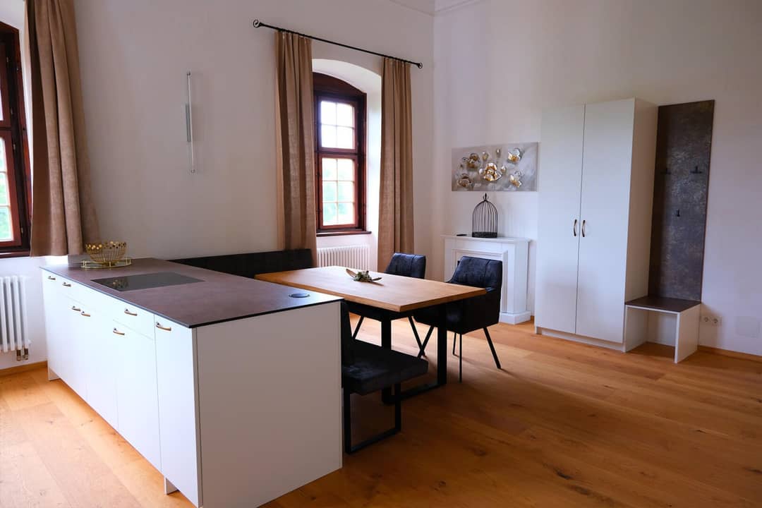 Wohnung im Schloss ruhige Lage Grünblick