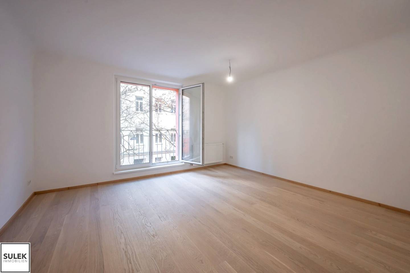 Modern renovated 3 room apartment with great potential in top location near U1 &amp; Amalienbad (fixed-term rental!)