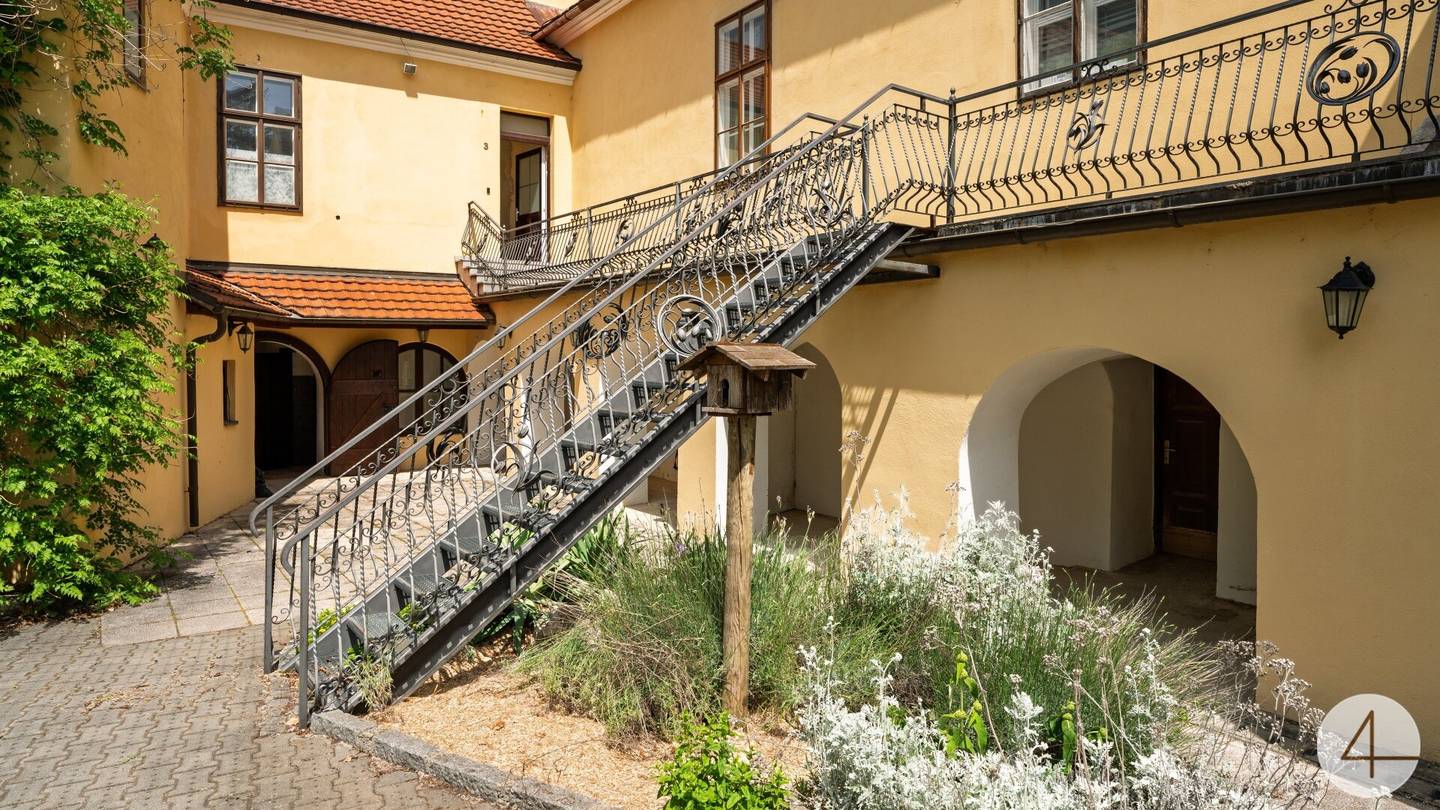 Ehemaliges Kloster Mehrfamilienhaus