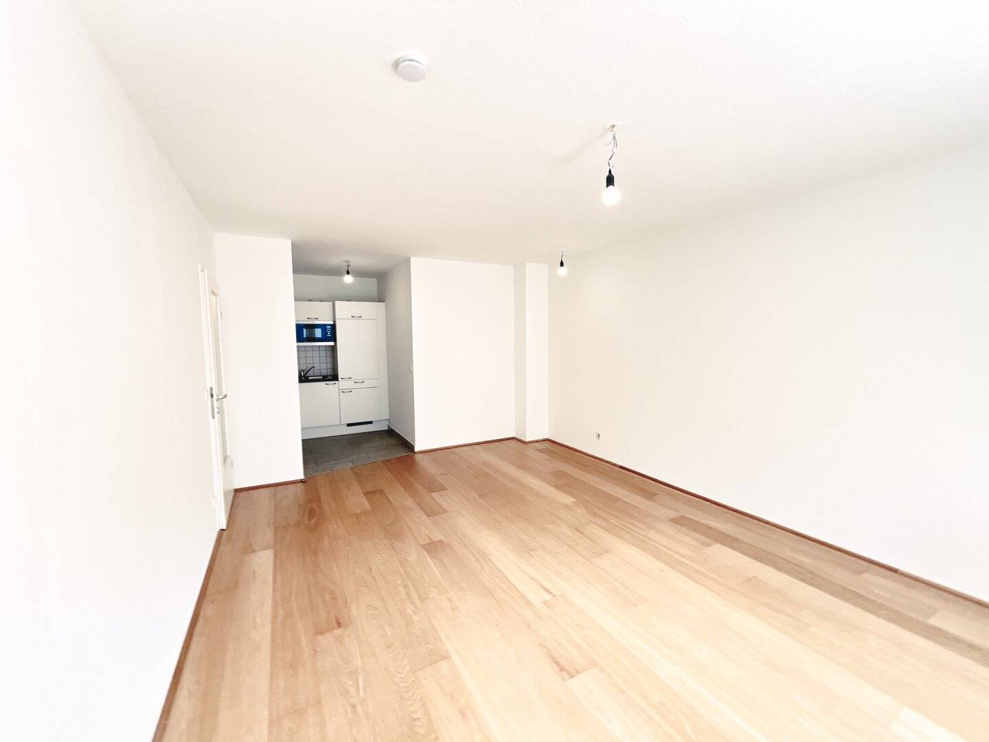 Neubau Wohnung mit Balkon und Wohnküche