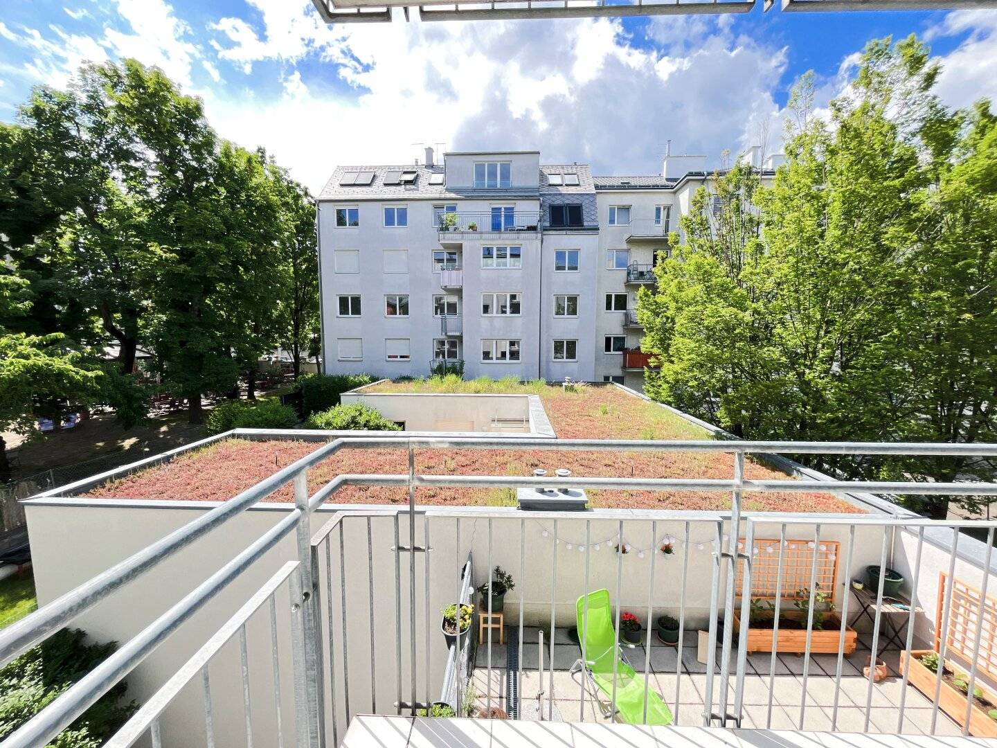 Neubau Wohnung mit Balkon und Wohnküche