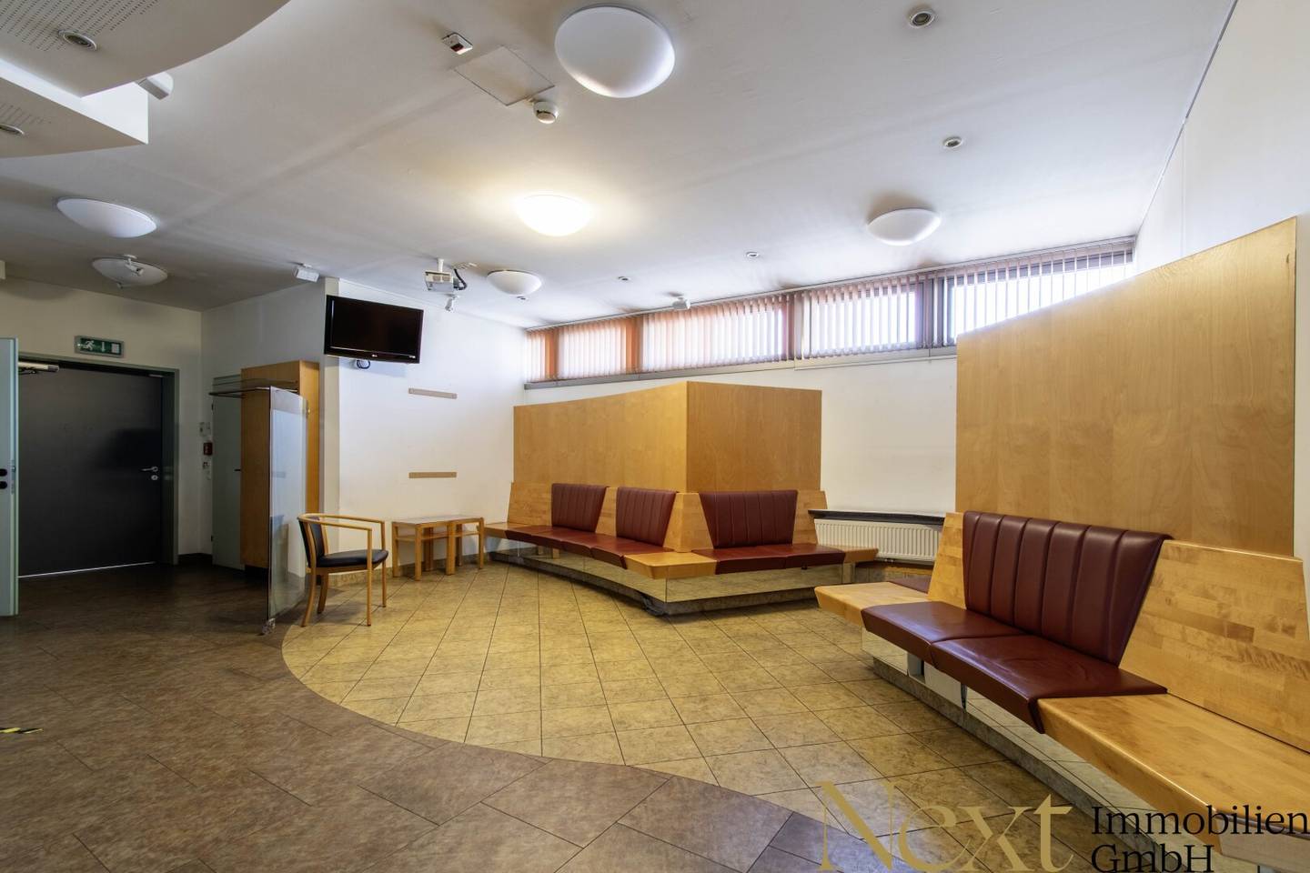 Großzügige Büro-/Praxisfläche in Linzer Zentrumslage unmittelbar zur Landstraße mit Terrasse zu vermieten!