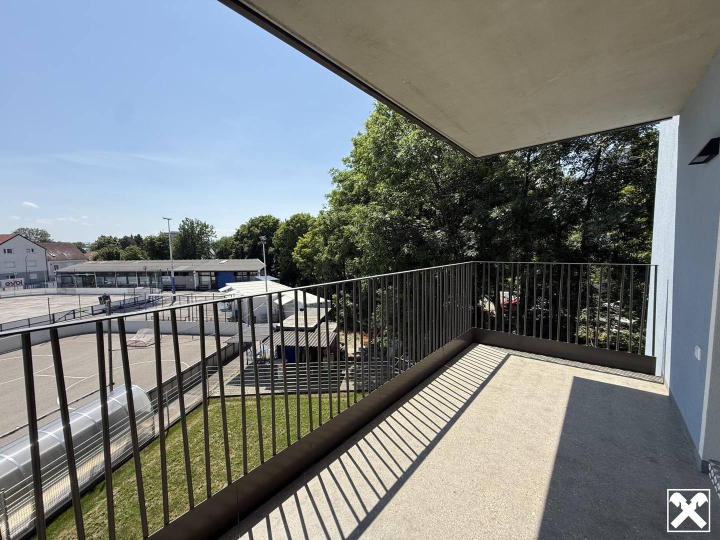 Apartment first occupancy with balcony and underground parking