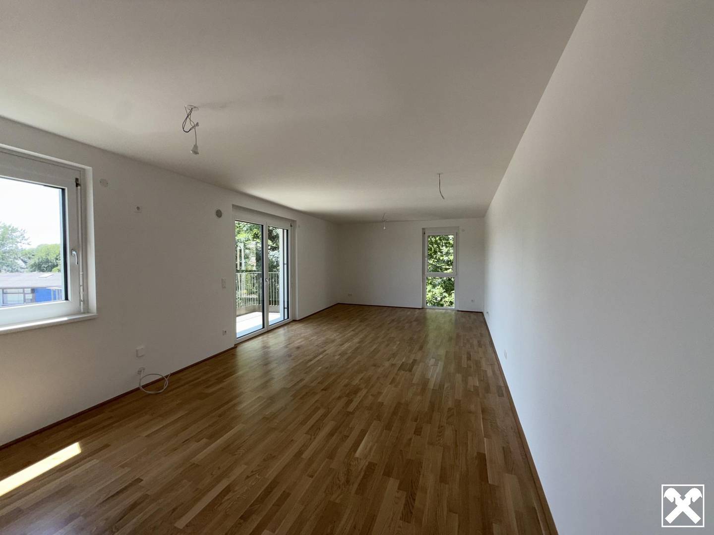 Apartment first occupancy with balcony and underground parking