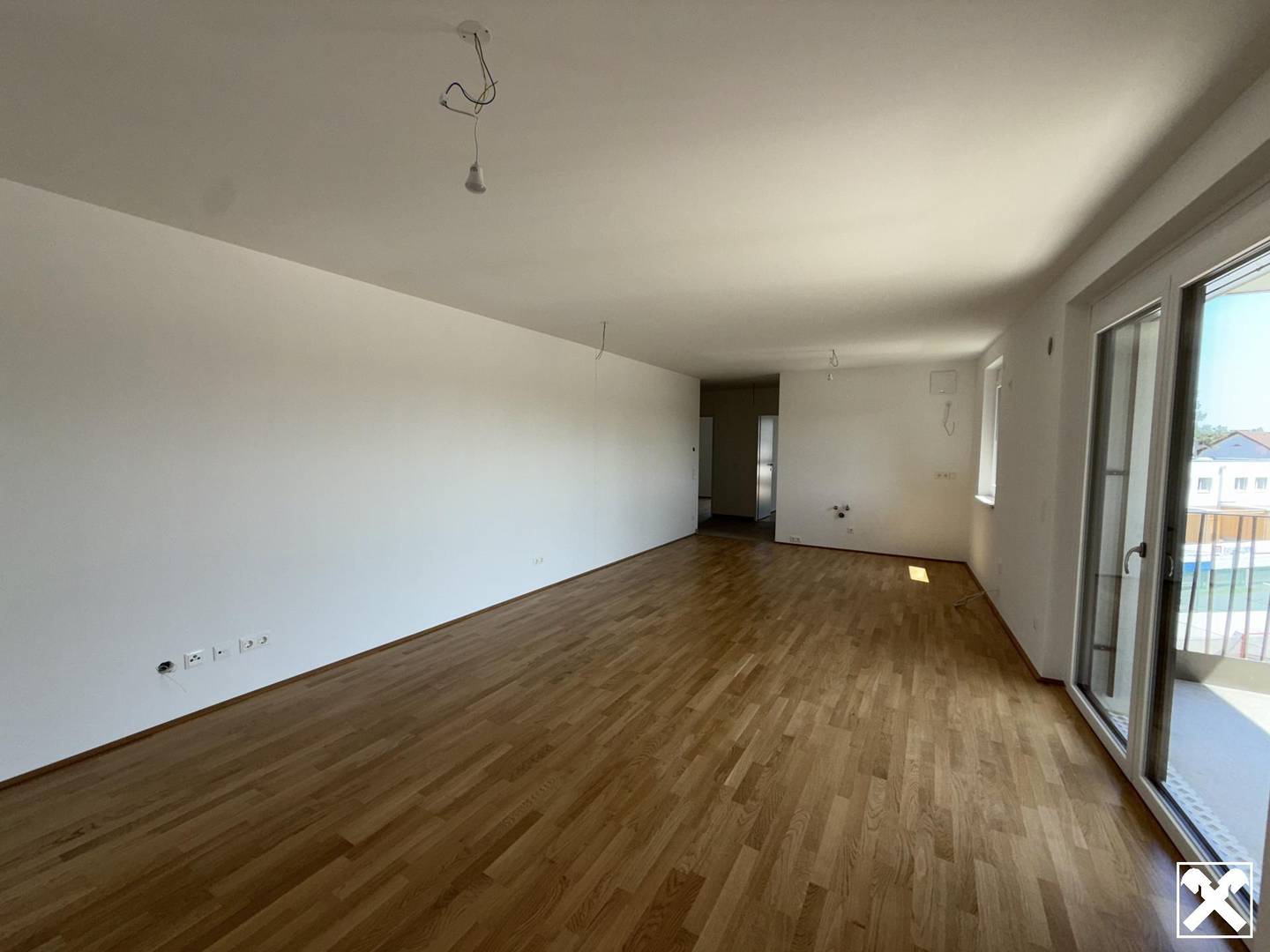 Apartment first occupancy with balcony and underground parking