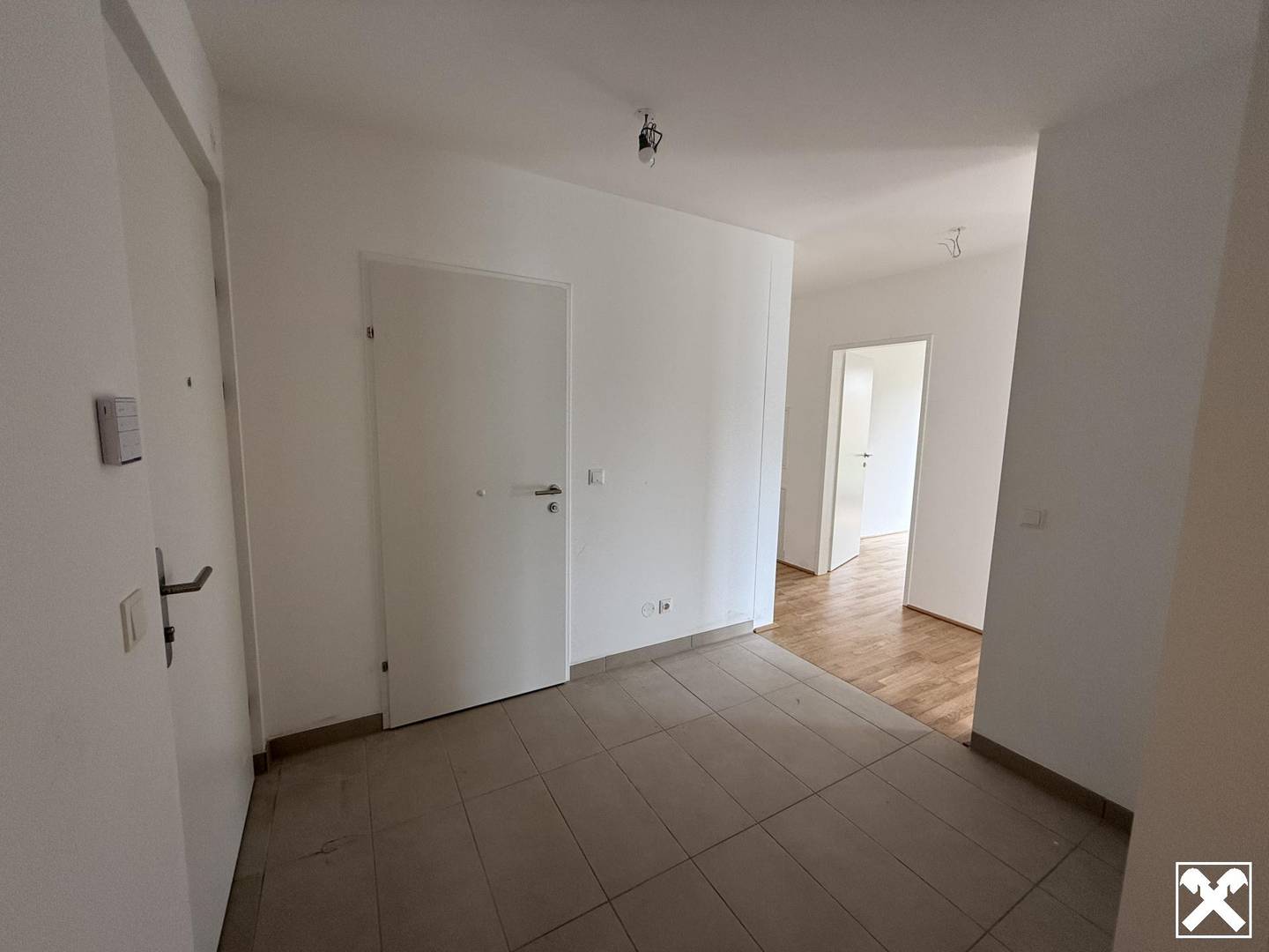Ground floor flat with garden terrace lift