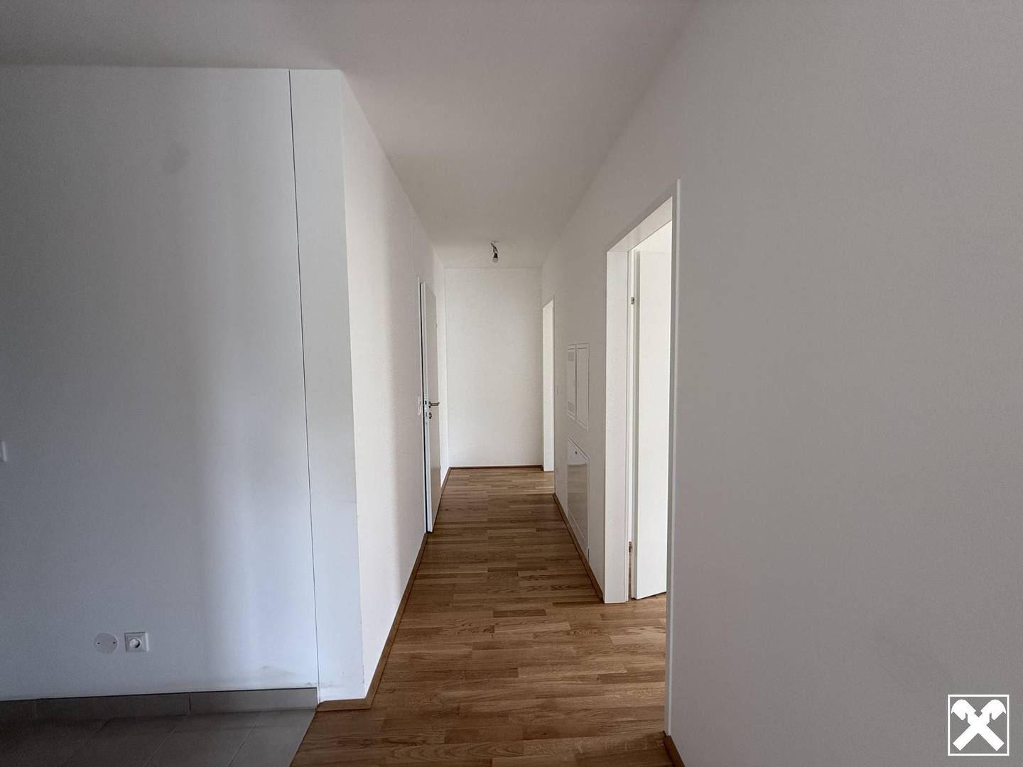 Ground floor flat with garden terrace lift