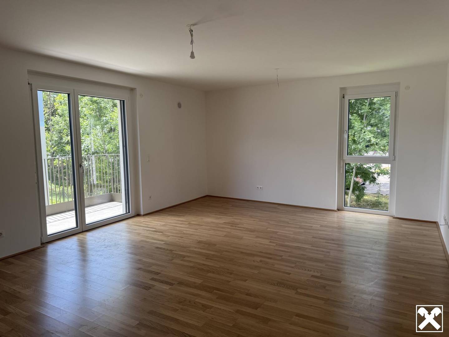 Apartment with balcony and underground parking