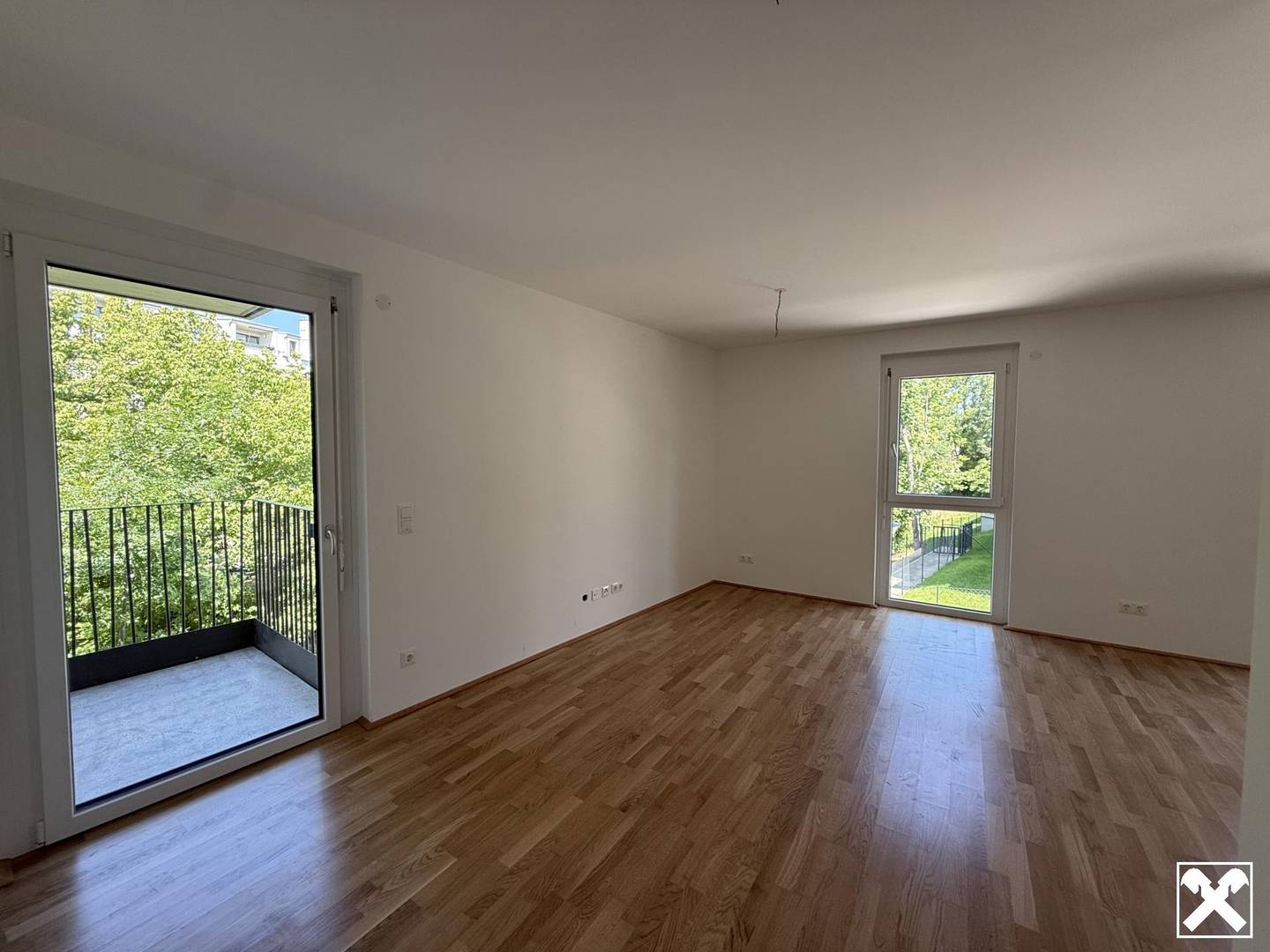 Apartment with balcony and underground parking