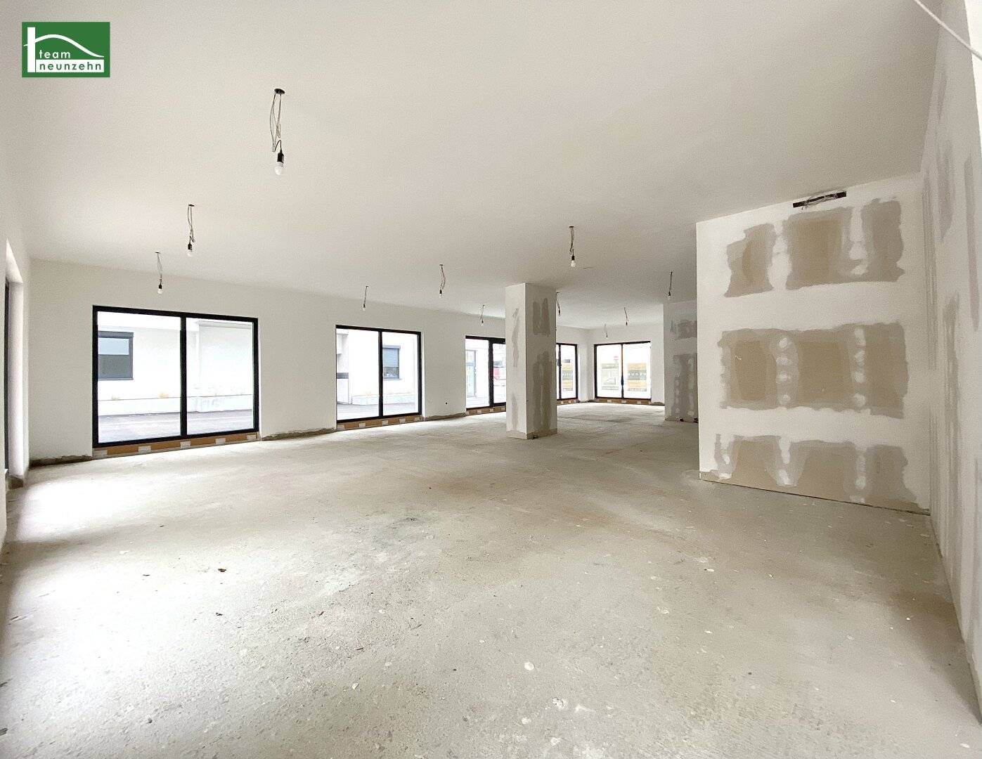 Your new OFFICE in the Karmeliterhof between Rathausplatz and Julius-Raab-Promenade