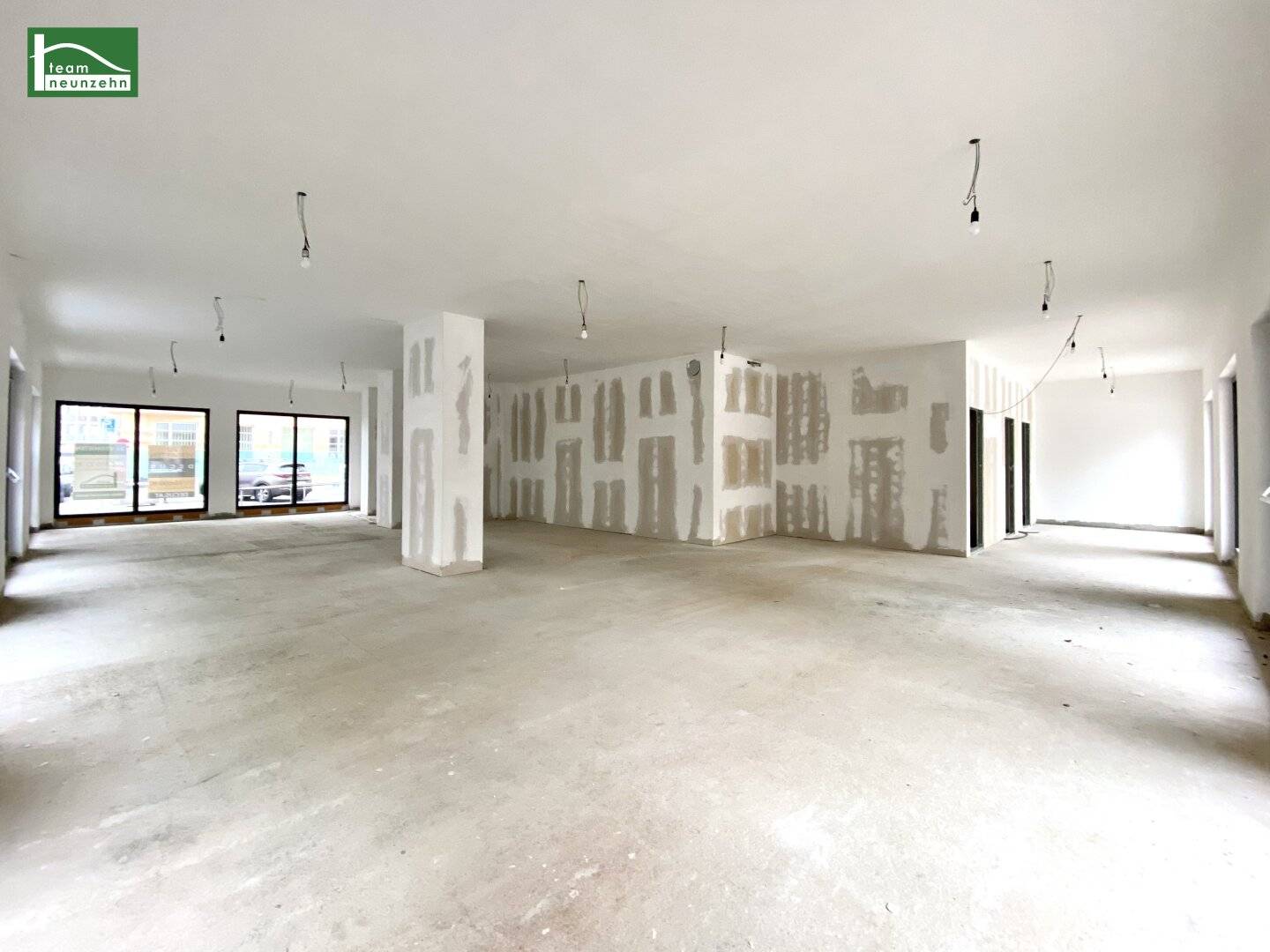 Your new OFFICE in the Karmeliterhof between Rathausplatz and Julius-Raab-Promenade