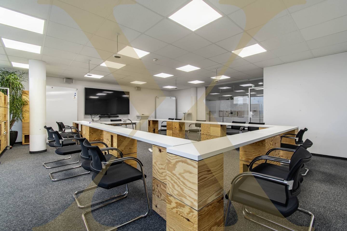 Bright and modern office space in City Tower II in Linz for rent