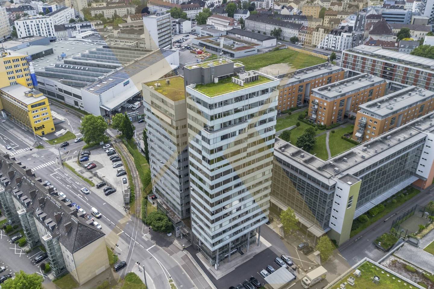 Bright and modern office space in City Tower II in Linz for rent