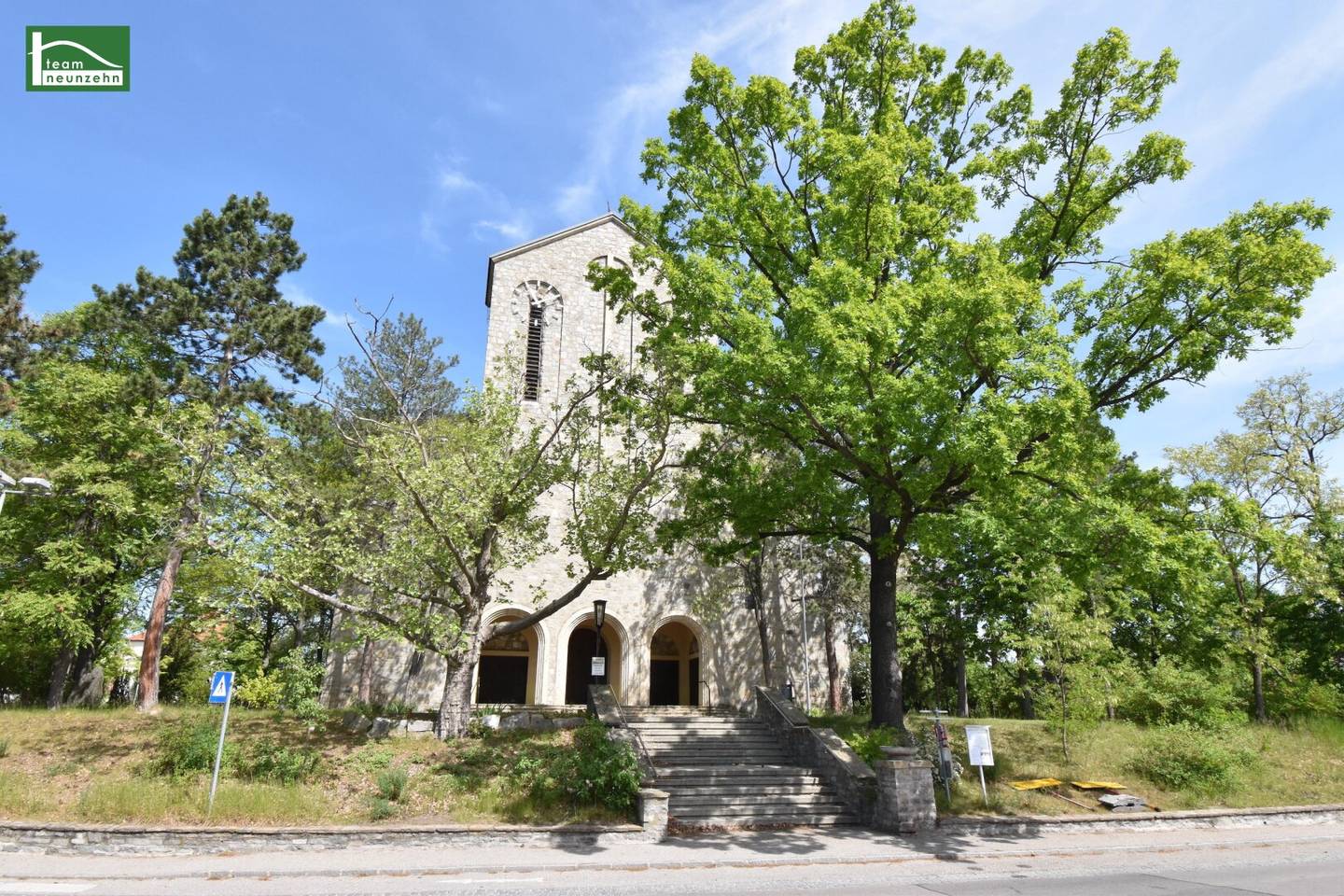 Investment apartment (net price) rented until 2028, south garden with "swimming pond" and underground garage in sought-after winemaker area