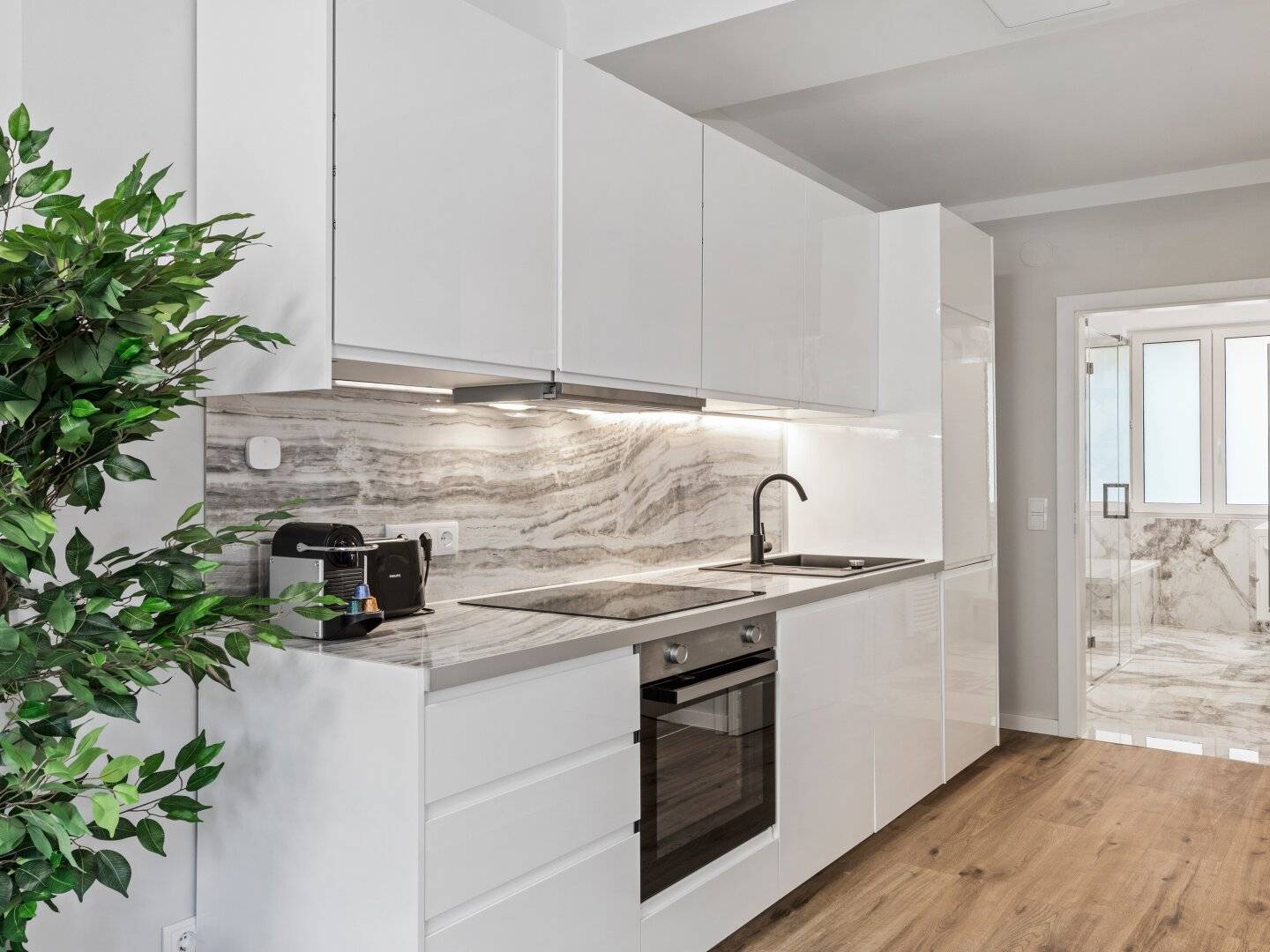 INVESTMENT GEM - TOP RENOVATED RENTED 4 ROOM APARTMENT NEAR SCHLOSS SCHÖNBRUNN