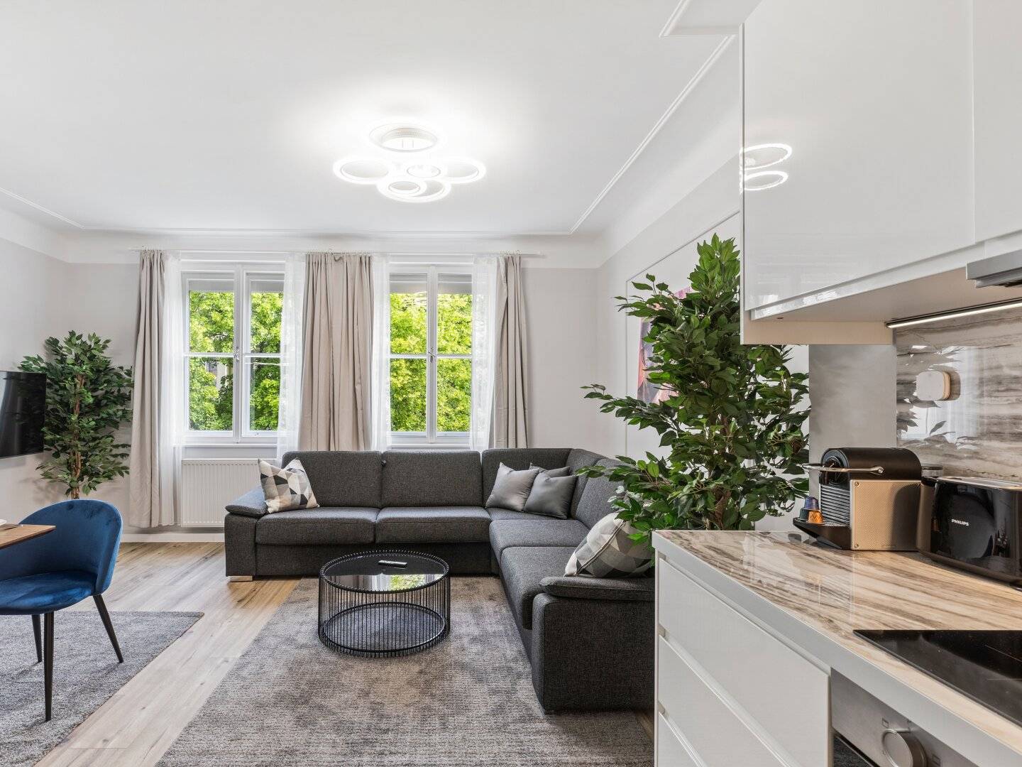 INVESTMENT GEM - TOP RENOVATED RENTED 4 ROOM APARTMENT NEAR SCHLOSS SCHÖNBRUNN