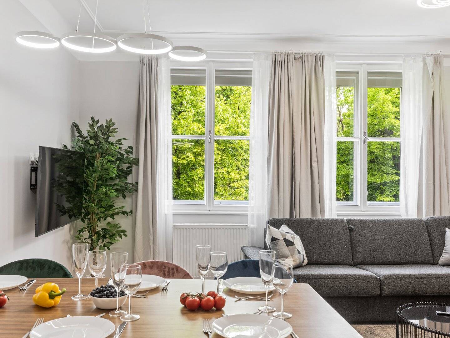 INVESTMENT GEM - TOP RENOVATED RENTED 4 ROOM APARTMENT NEAR SCHLOSS SCHÖNBRUNN