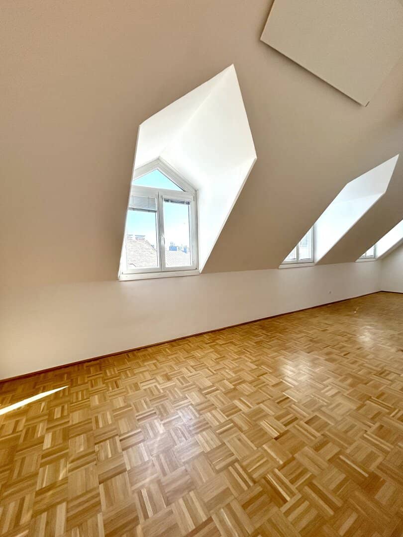Neuwertige Wohnung nahe U Bahn und Aufzug