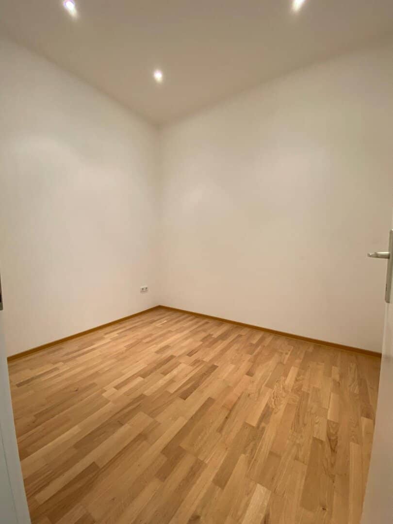 Bargain in prime location near Meiselmarkt – historic building gem at a top price
