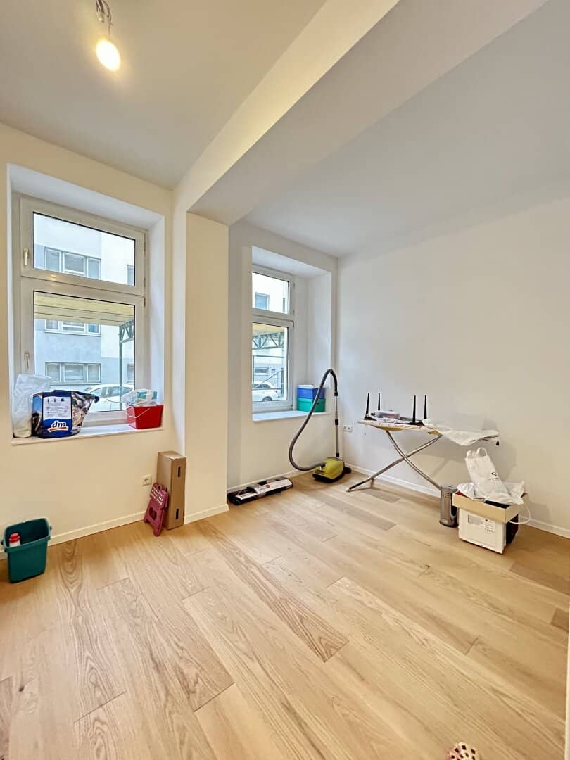 BEFRISTETE ANLEGERWOHNUNG IN TOP SANIERTEM ALTBAUJUWEL