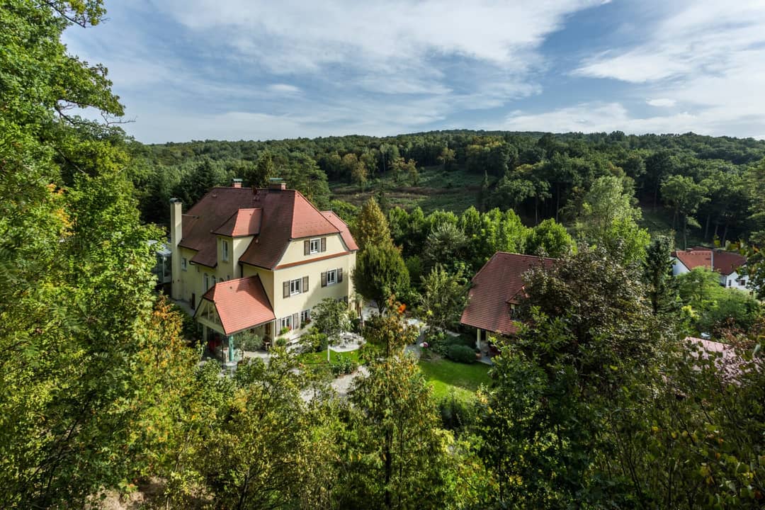 Herrenhaus in Oberrohrbach nahe Korneuburg mit parkähnlicher Anlage