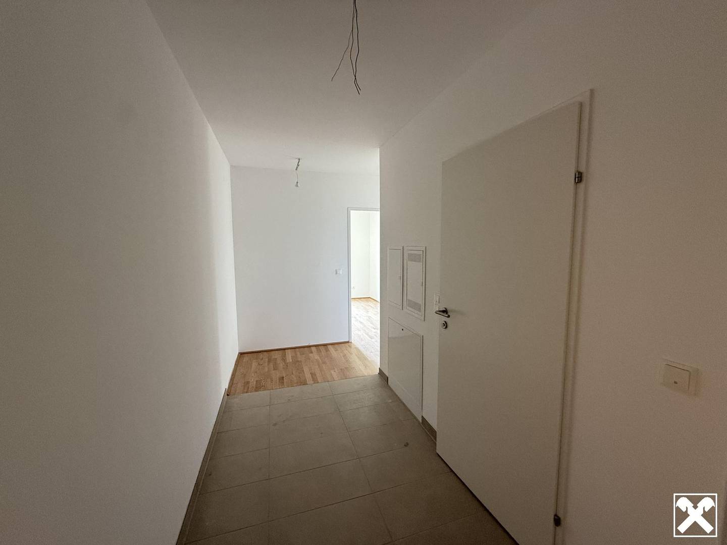 Ground floor apartment with private garden and two underground parking spaces