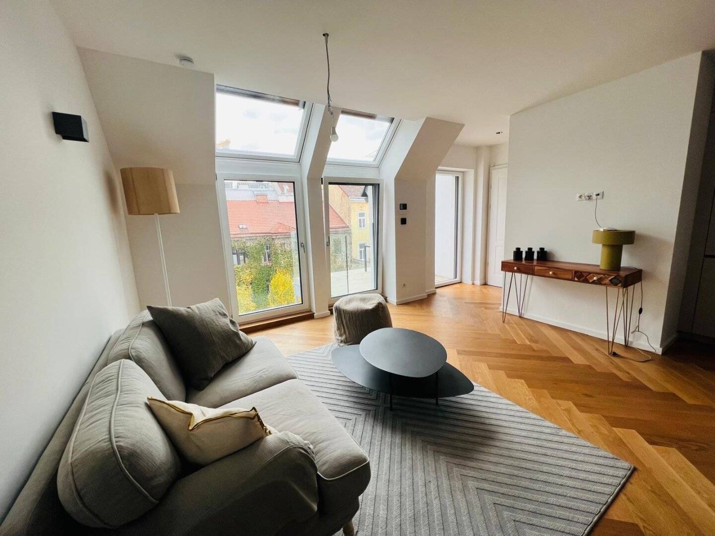 Modernes Wohnen mit Luxusausstattung in zentraler Lage -  mit Balkon und U-Bahn-Nähe!