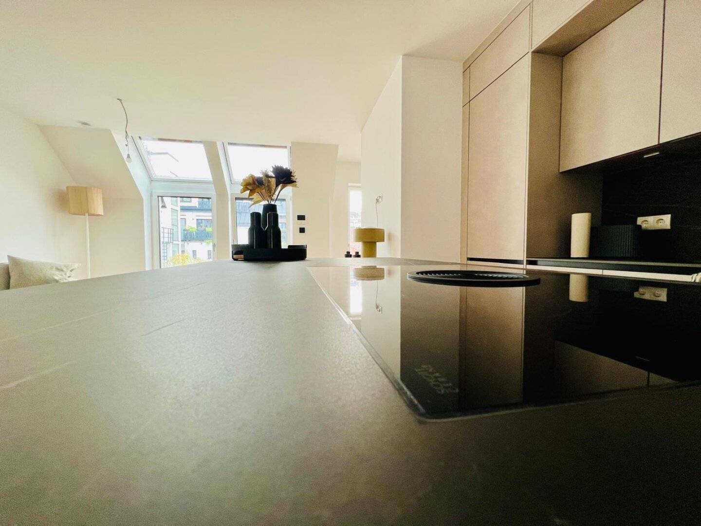 Modernes Wohnen mit Luxusausstattung in zentraler Lage -  mit Balkon und U-Bahn-Nähe!