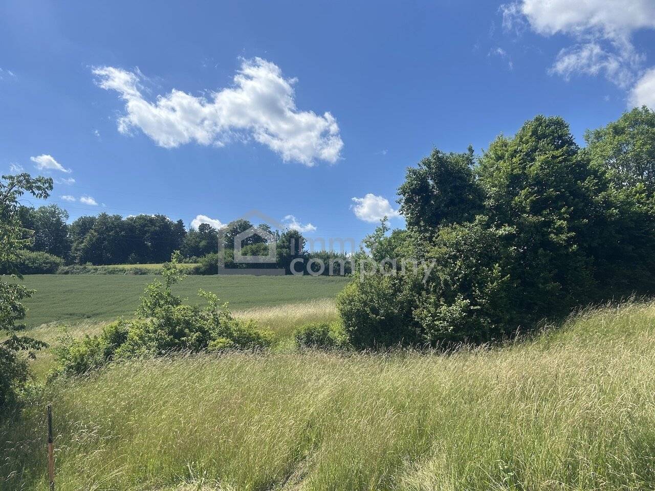46,000 m² plot house in the middle single location perfect for self sufficiency