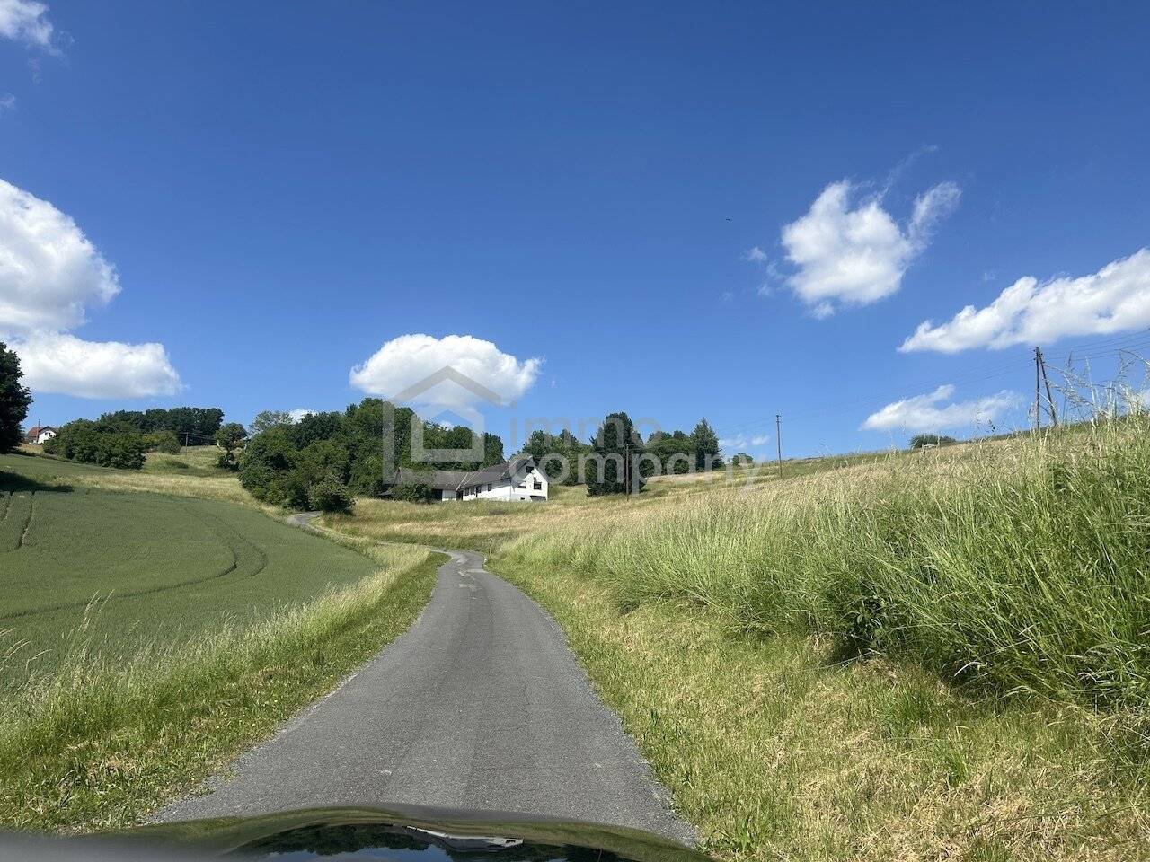 46,000 m² plot house in the middle single location perfect for self sufficiency