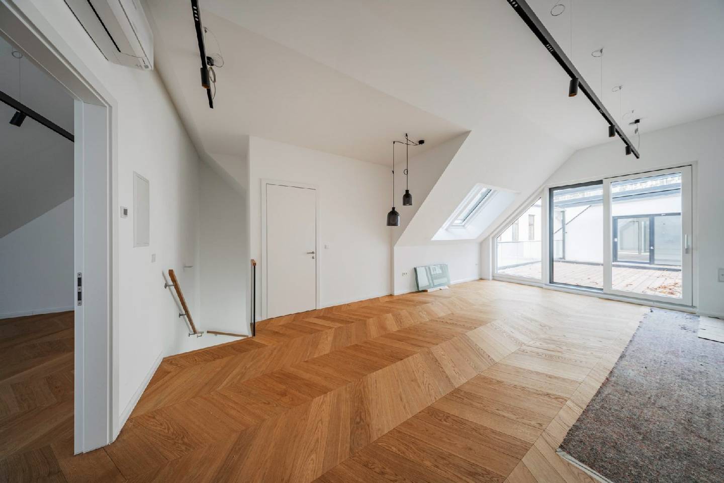 Altbauwohnung mit Dachterrassen und Concierge