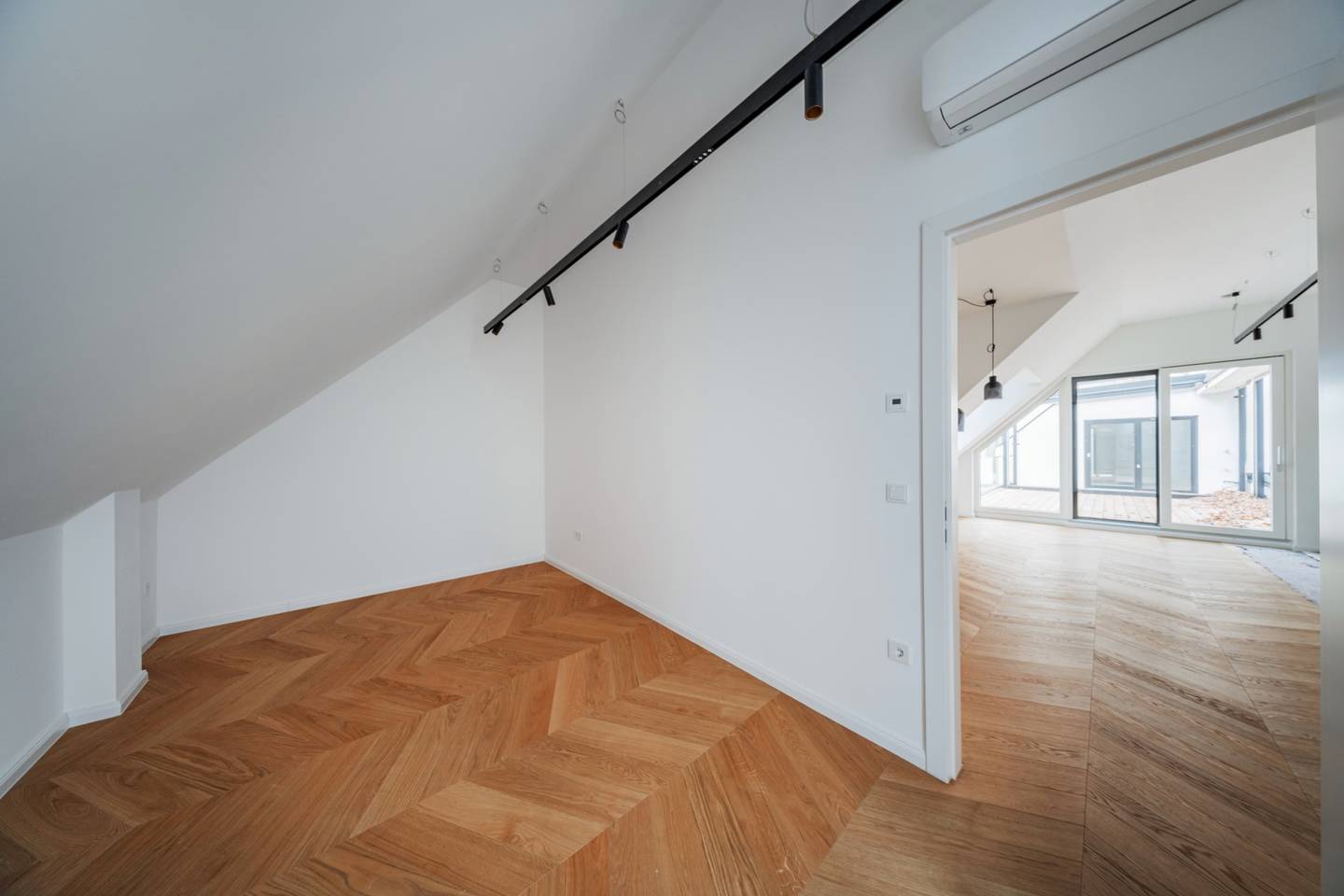 Altbauwohnung mit Dachterrassen und Concierge
