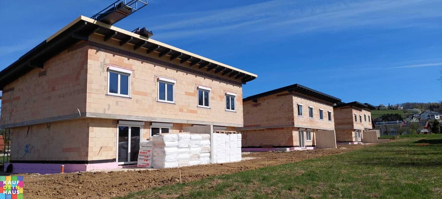 Modern Semi-Detached House in Neustift