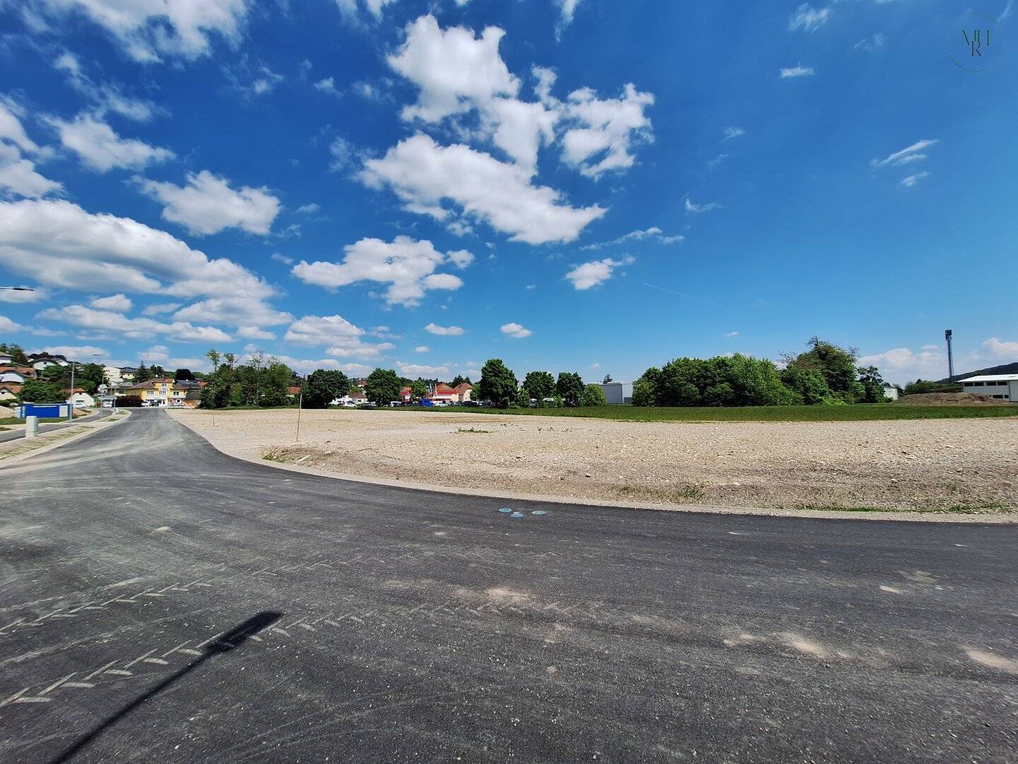 Commercial properties in prime location on the B18 in St.Veit/Triesting