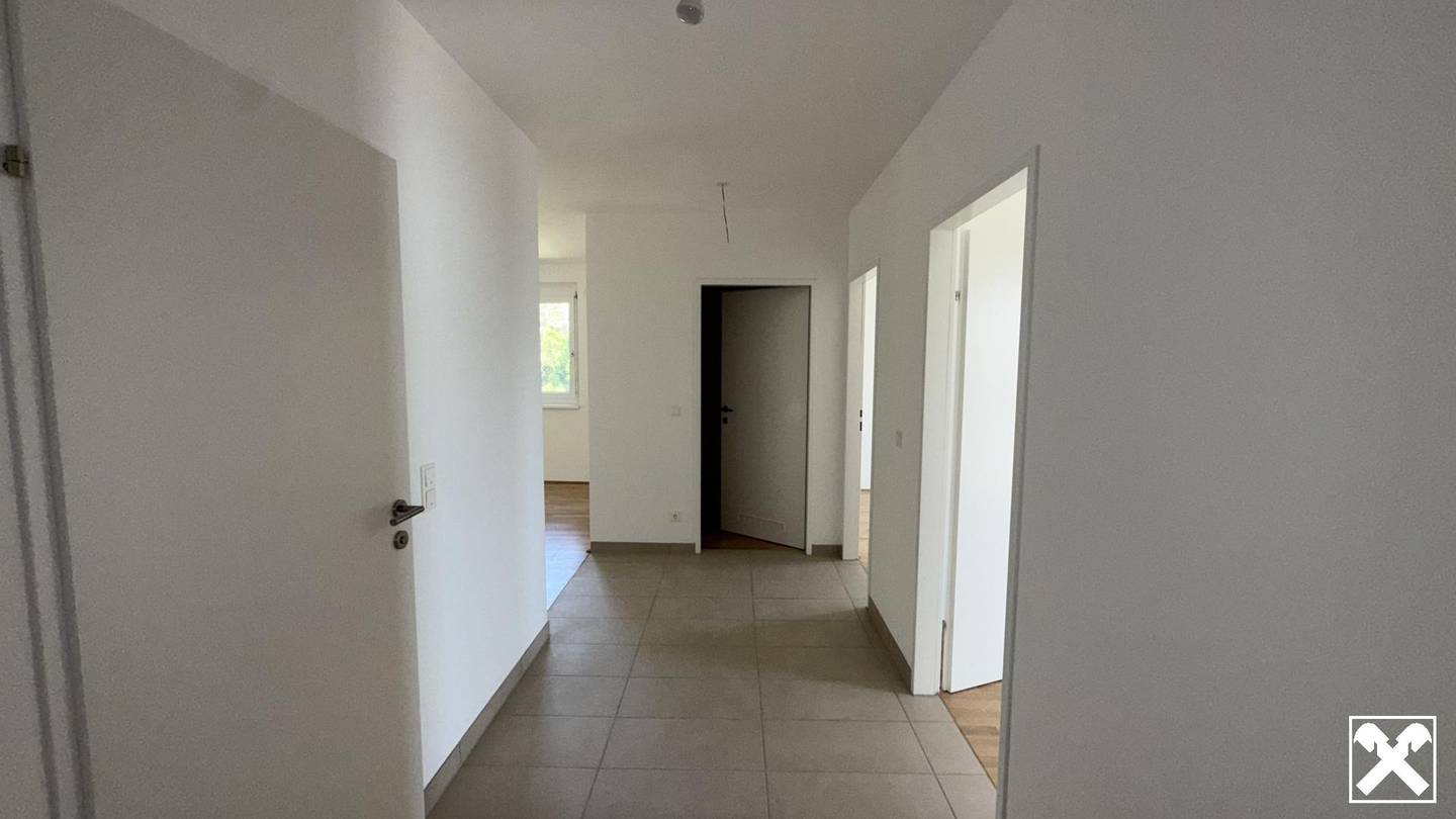 Brand new apartment with balcony and parking