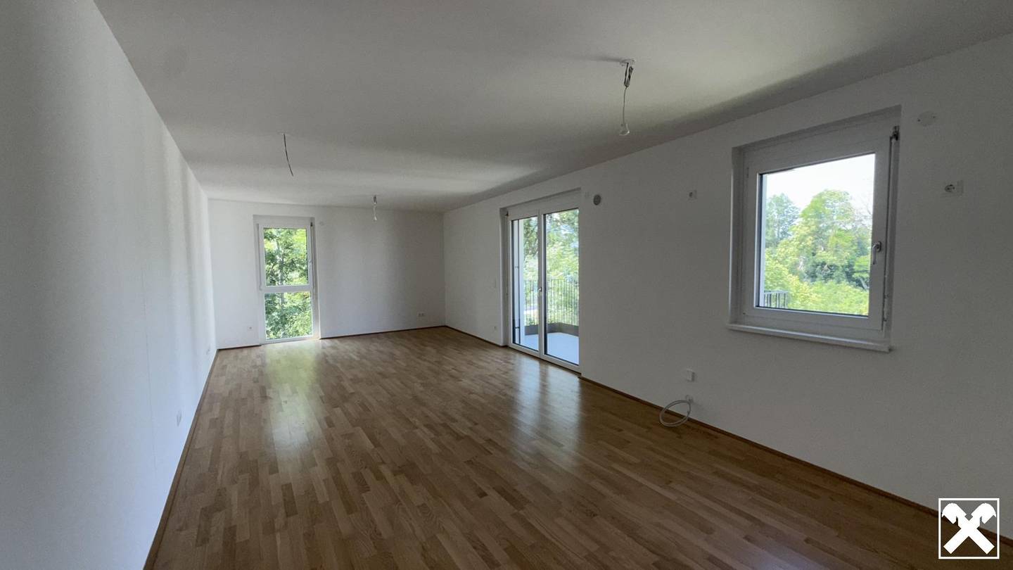 Brand new apartment with balcony and parking