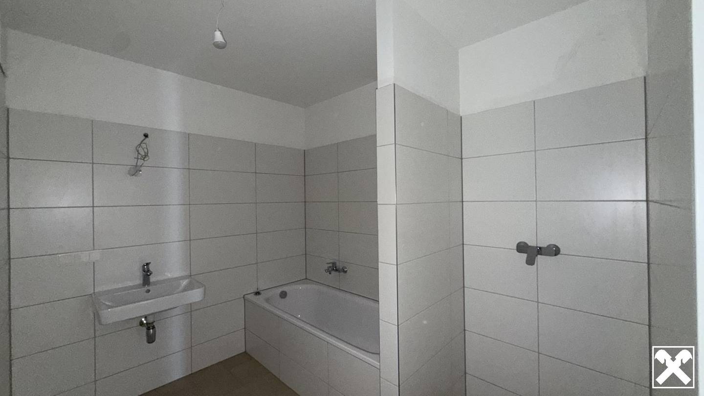Brand new apartment with balcony and parking