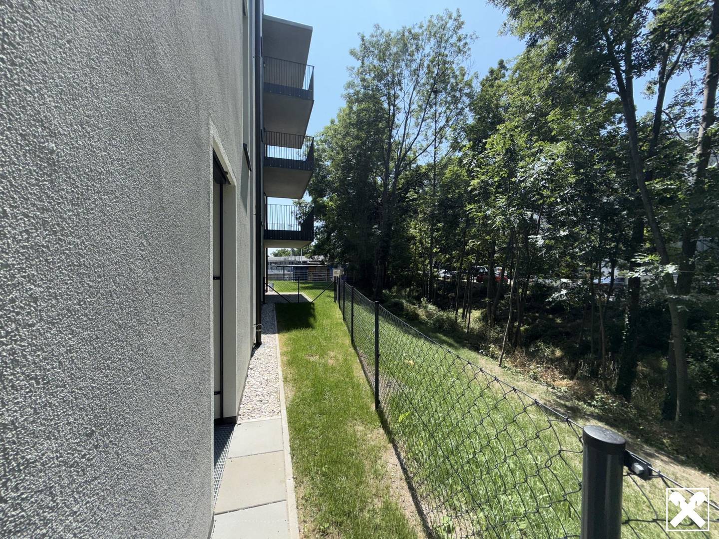 Apartment with garden and two parking spaces