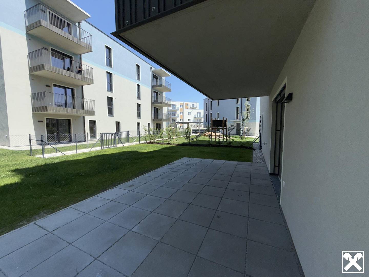 Apartment with garden and two parking spaces