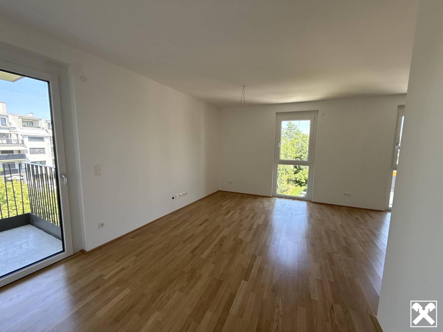 Attic apartment with balcony and parking