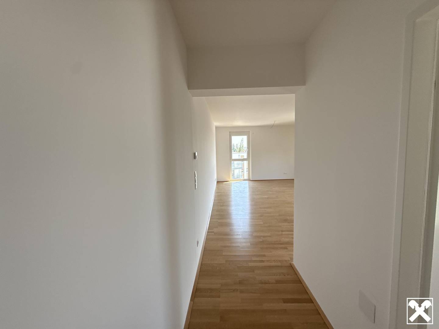 Top floor apartment with balcony and parking
