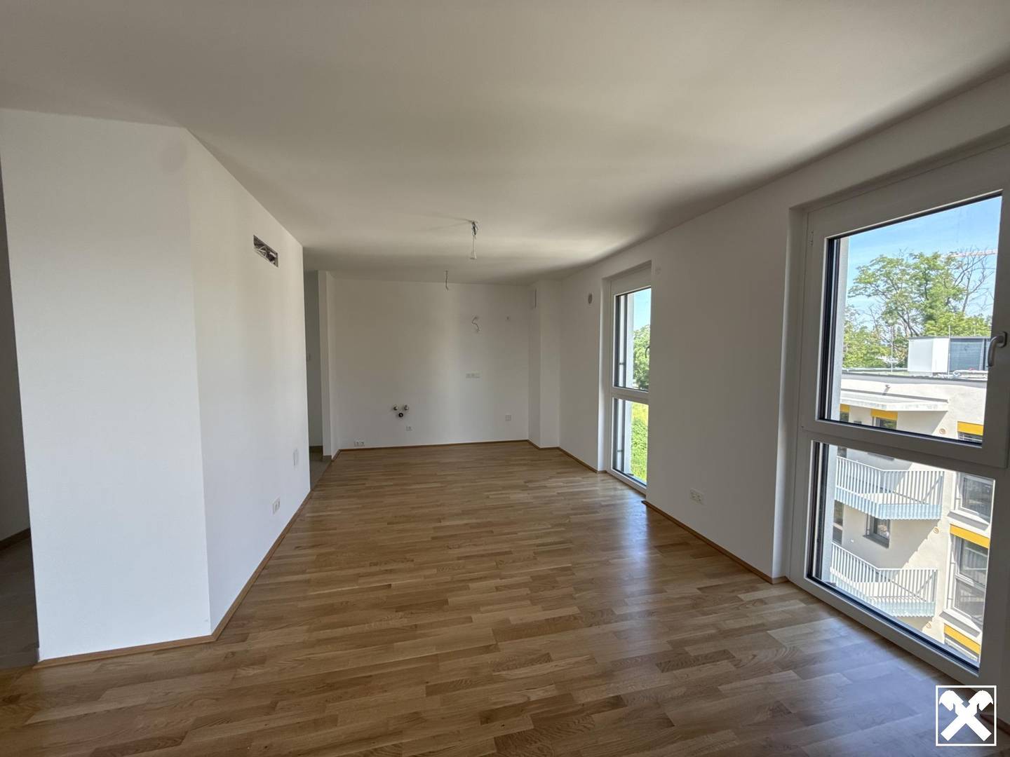 Top floor apartment with balcony and underground parking