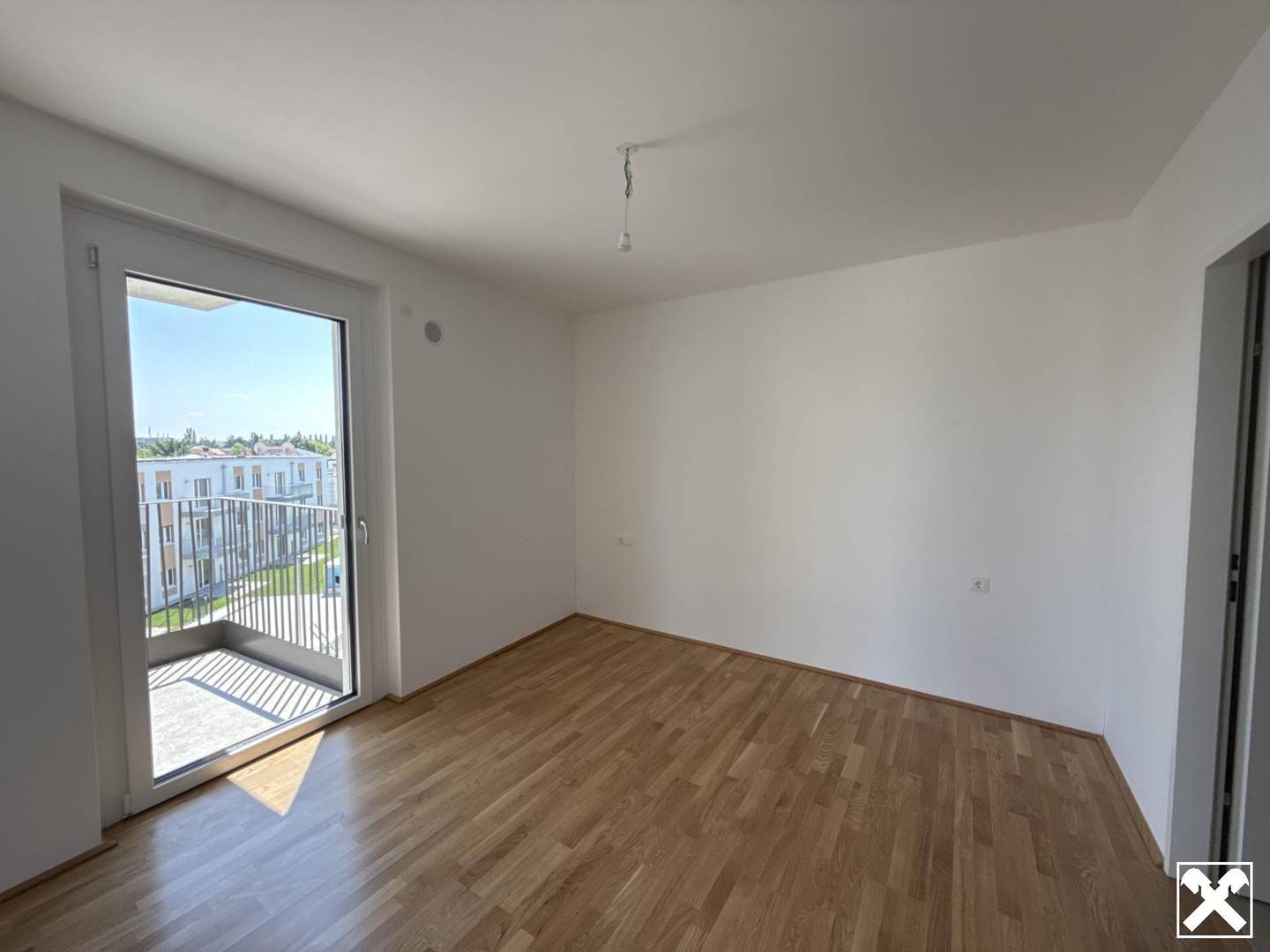 Top floor apartment with balcony and underground parking