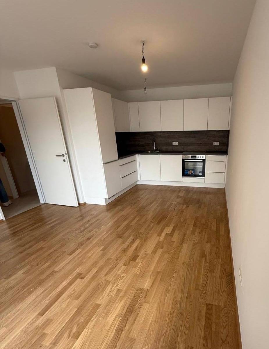 New Build Apartment with Terrace