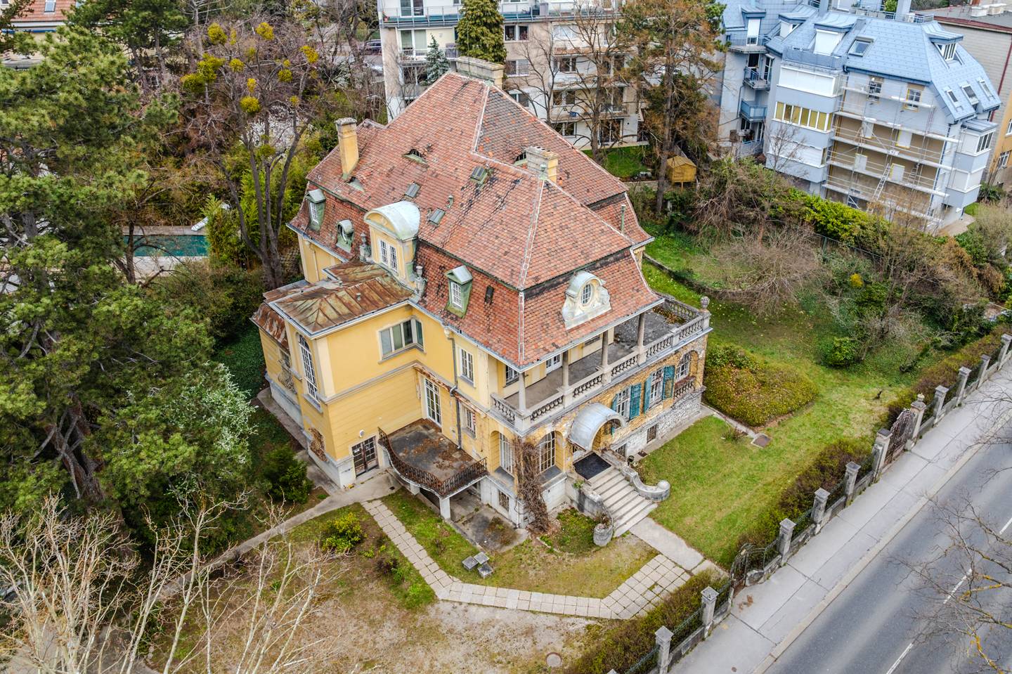 Wohnung near Türkenschanzpark with generous garden