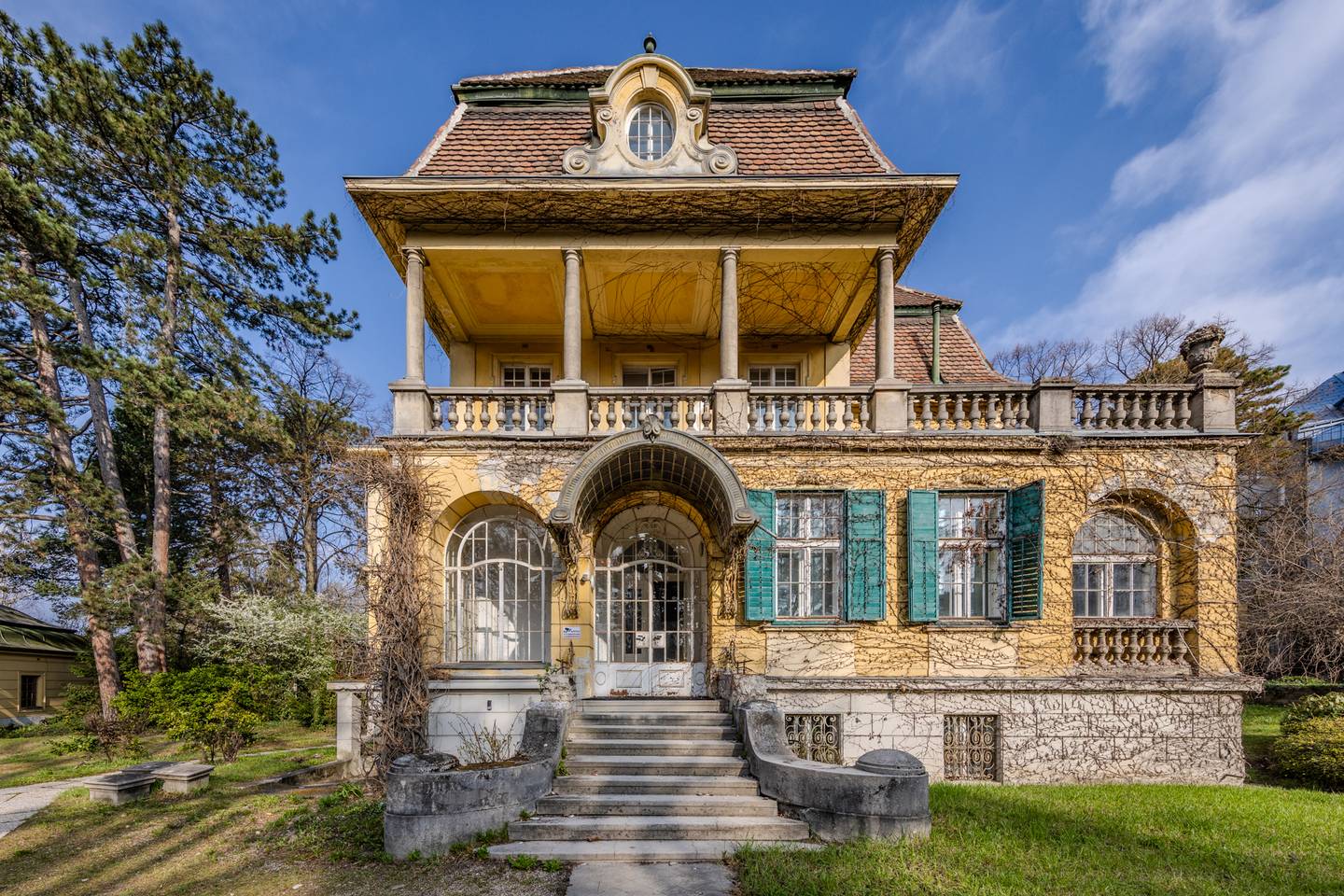 Wohnung near Türkenschanzpark with generous garden