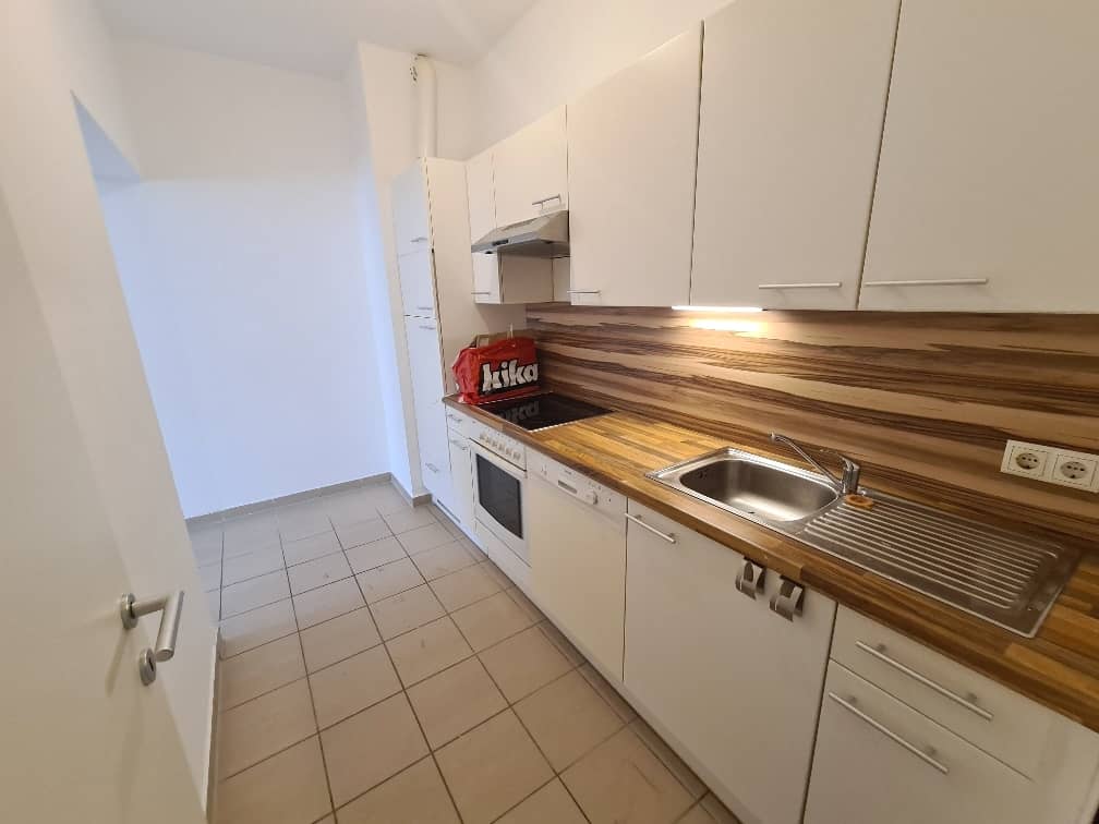 Apartment near Matzleinsdorfer Platz with elevator