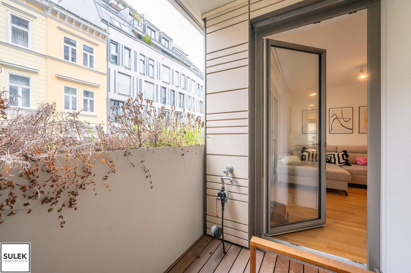schöner Neubau! 2 Zimmer + südseitige Loggia in beliebter Lage (Zieglergasse) ab 1.11.!